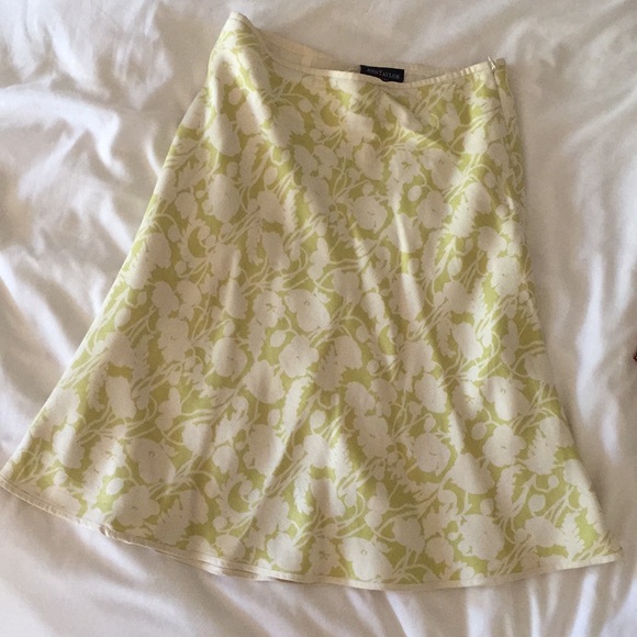 Ann Taylor 4P Silk A line skirt - Picture 3 of 9